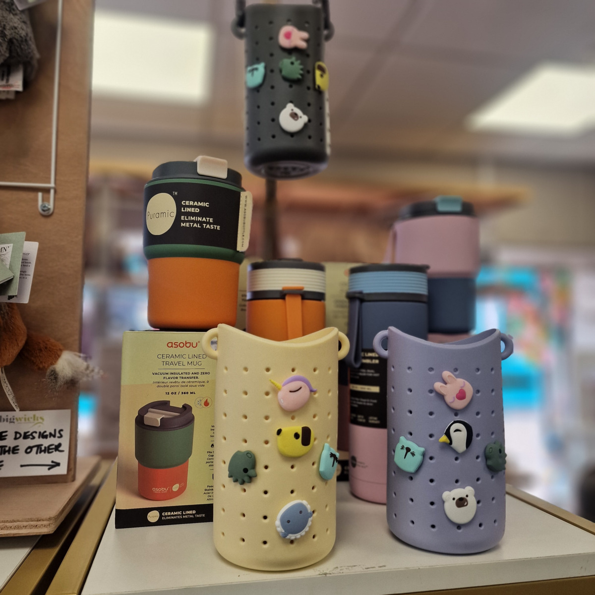 Asobu Bestie Sling and Aspen Bottle display